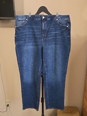 Sonoma Women’s Straight Leg Jeans in Dark Blue Wash